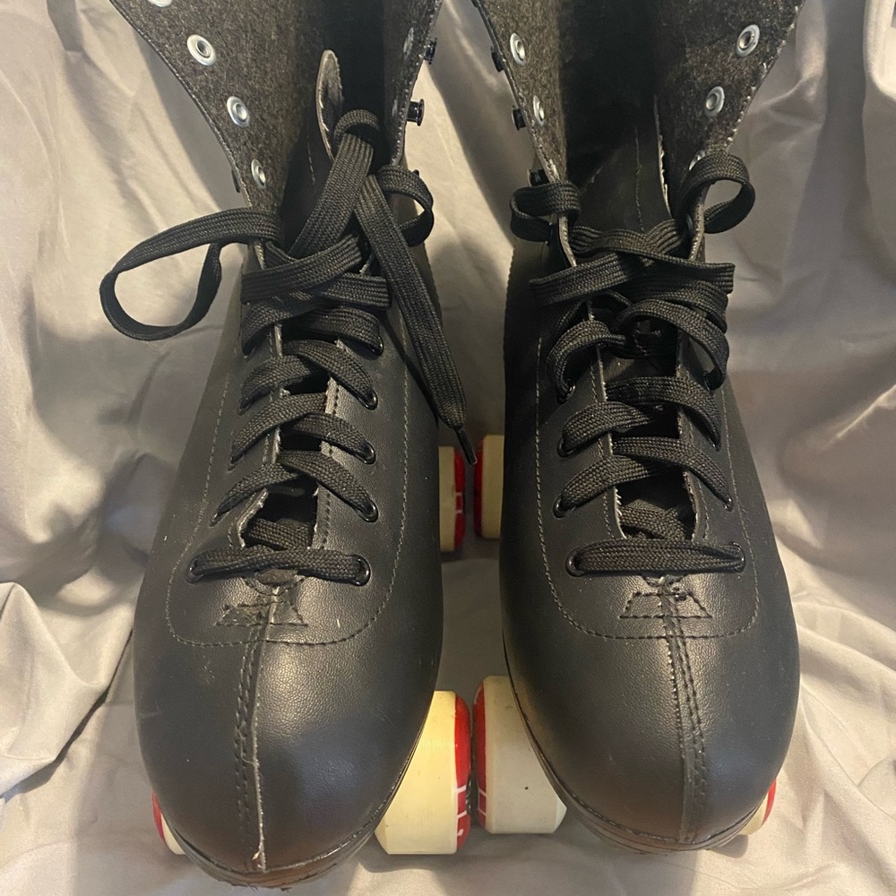 Classic Black Men's Roller Skates